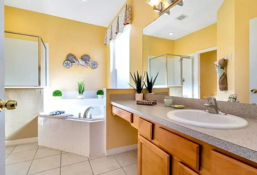 Davenport   Spacious 6bd/5.5ba Pool Home #6av151