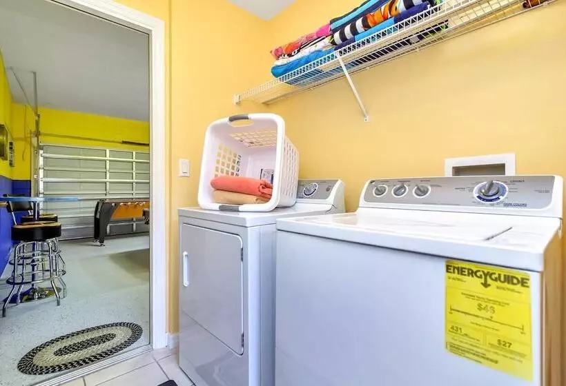 Davenport   Spacious 6bd/5.5ba Pool Home #6av151