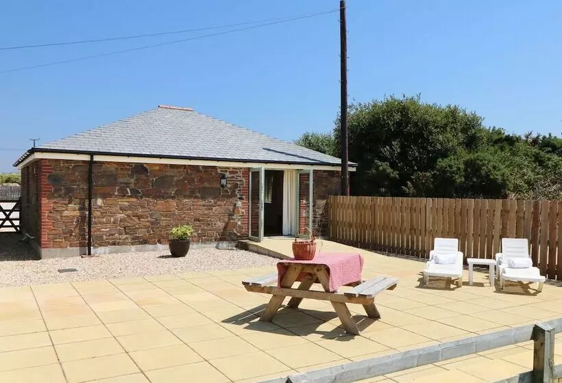 Elm Cottage
