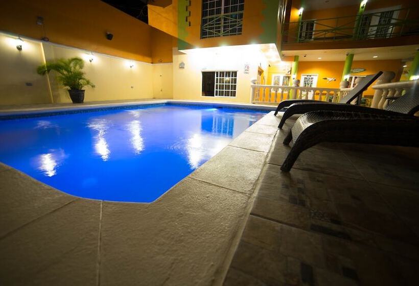 هتل Beverly's Oasis Suites