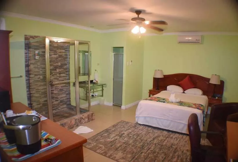 هتل Beverly's Oasis Suites