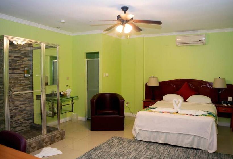 هتل Beverly's Oasis Suites