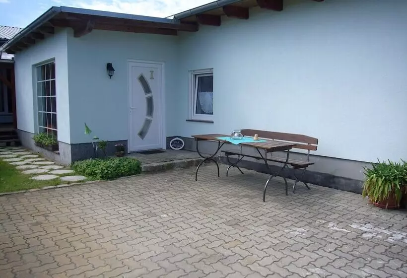 Hotelli Vierjahreszeiten Appartments