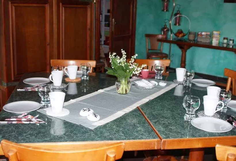 Hotelli Vierjahreszeiten Appartments