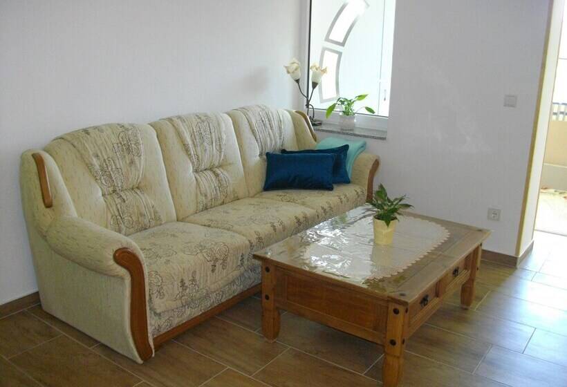 ホテル Vierjahreszeiten Appartments