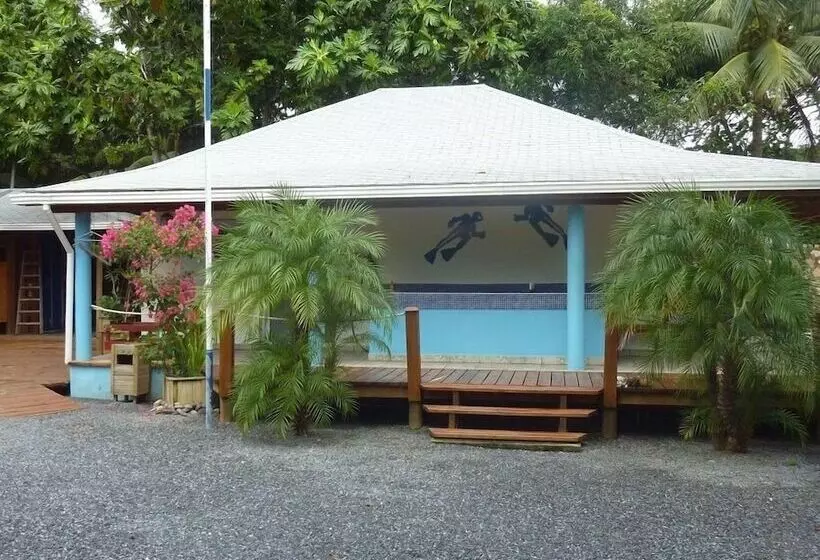 هتل Wikkid Resort