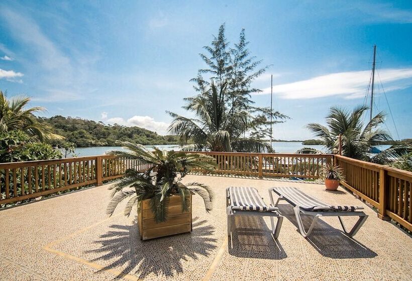 هتل Wikkid Resort