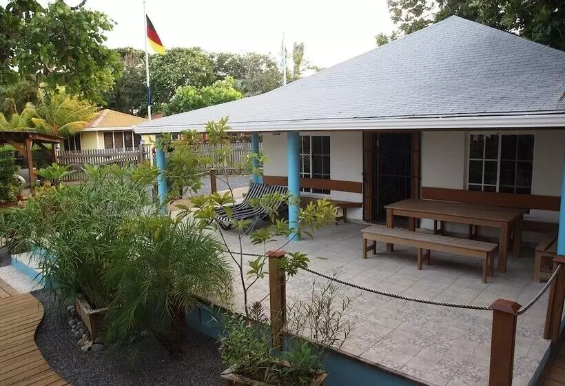 هتل Wikkid Resort