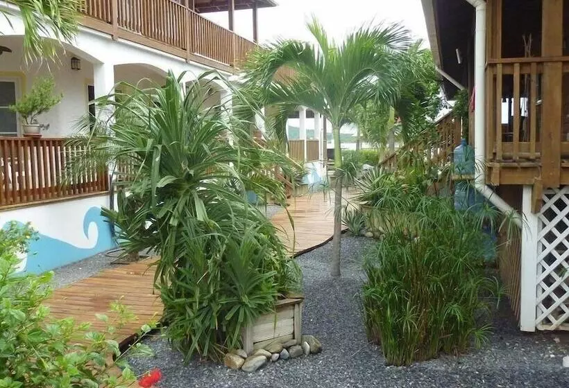 هتل Wikkid Resort
