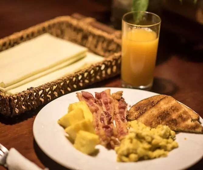 هتل Wikkid Resort