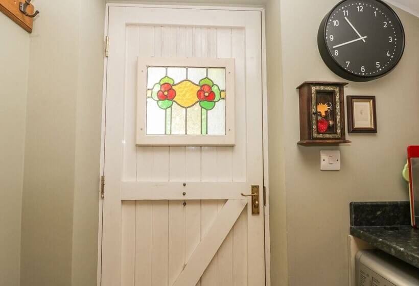 Londesborough Cottage