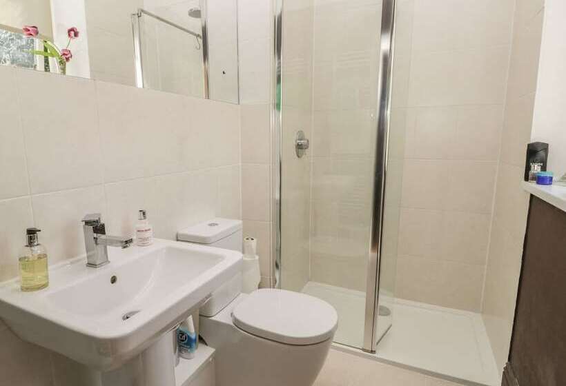 Londesborough Cottage