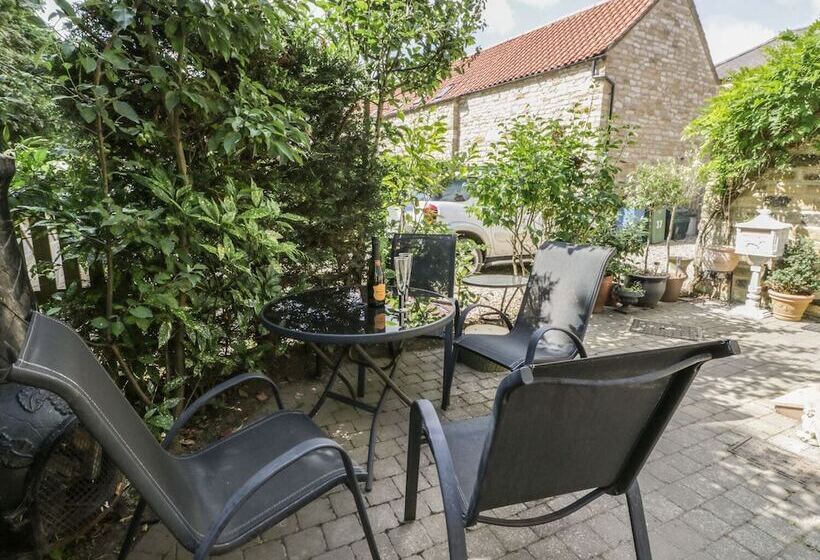 Londesborough Cottage