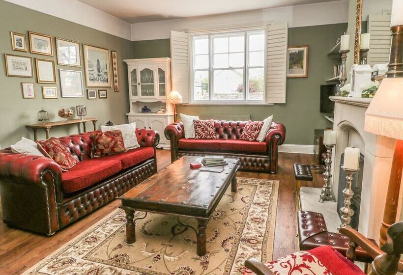 Londesborough Cottage