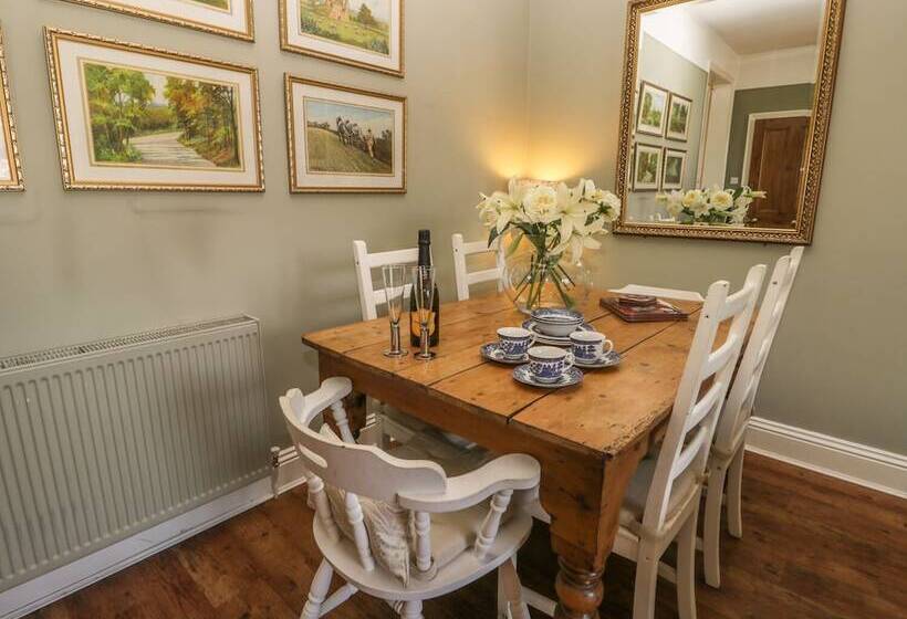 Londesborough Cottage