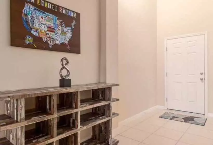 Marbella South   Lovely 5bd/3.5ba Ph #5ms040