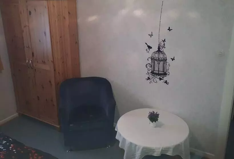 Majatalo Gasthaus Ederwellen Am Ederhöhenweg