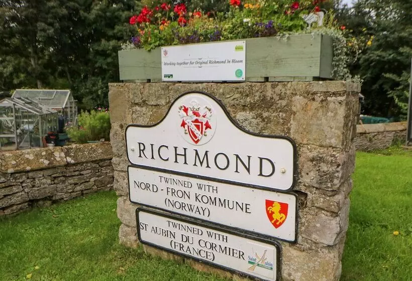 The Stable, Sedbury Park Farm