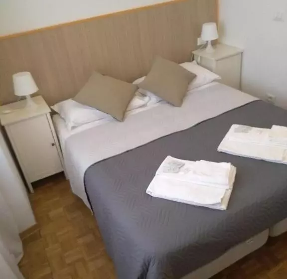 هتل Affittacamere Iris