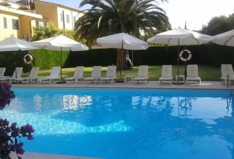 Отель Albergo Roma