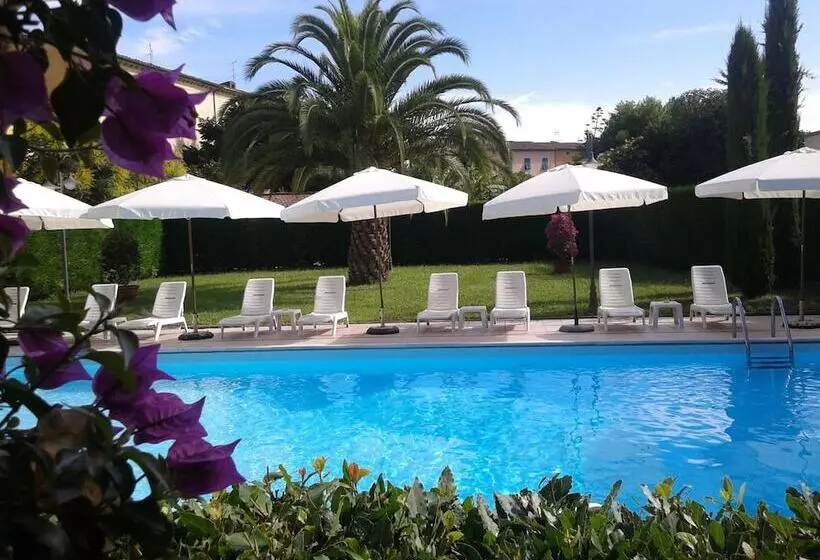 Отель Albergo Roma