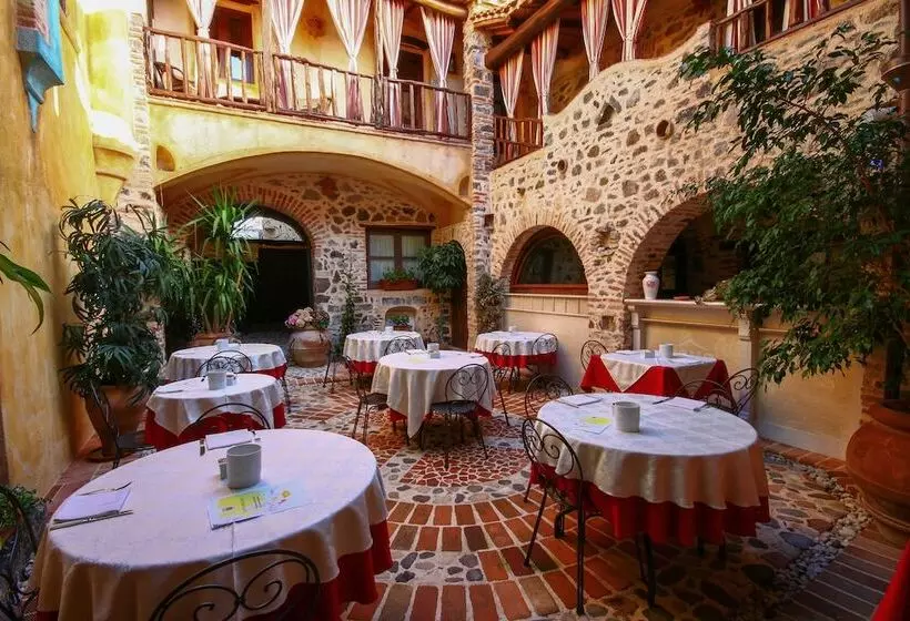 Отель Anticos Palathos