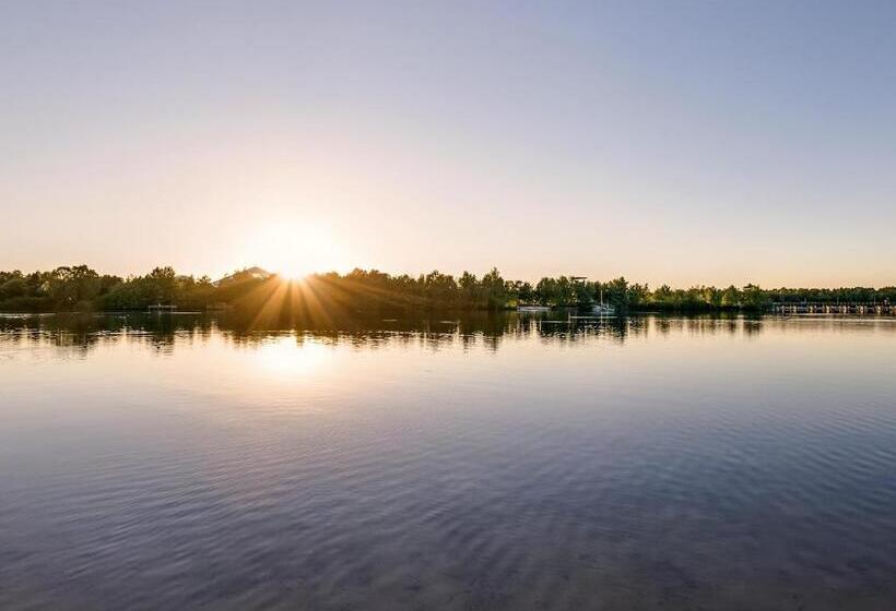 هتل Center Parcs De Vossemeren