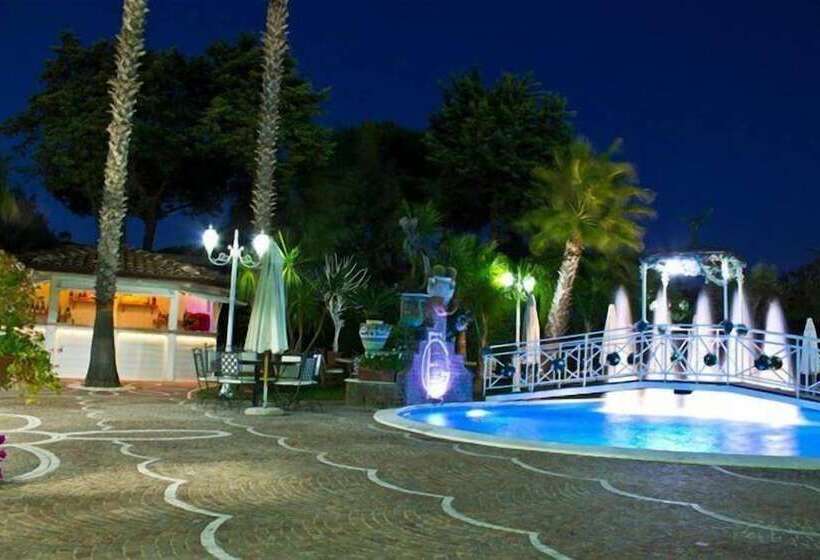 Отель Happy Days