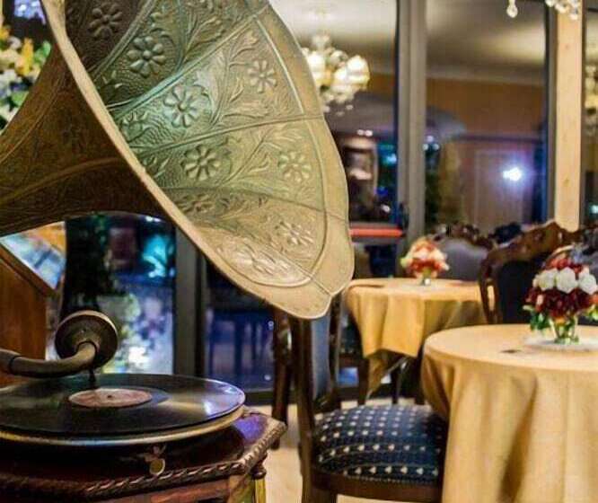 Отель Happy Days