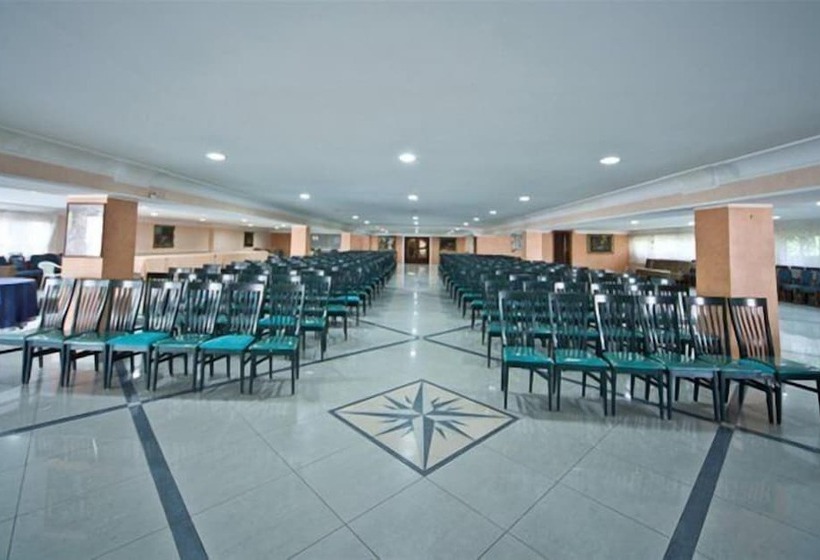 Отель Happy Days