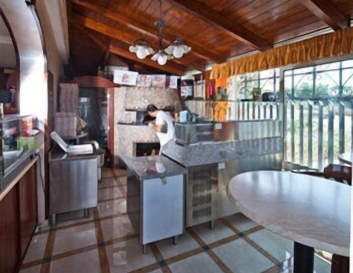 Отель Happy Days