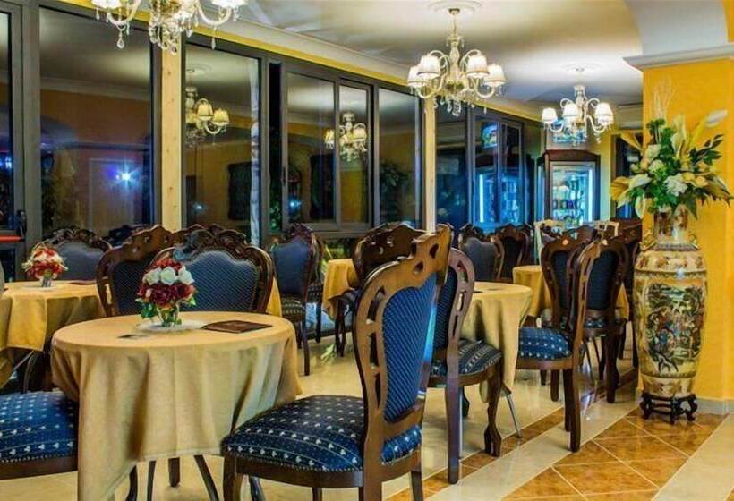 Отель Happy Days