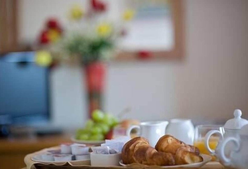 Отель Happy Days