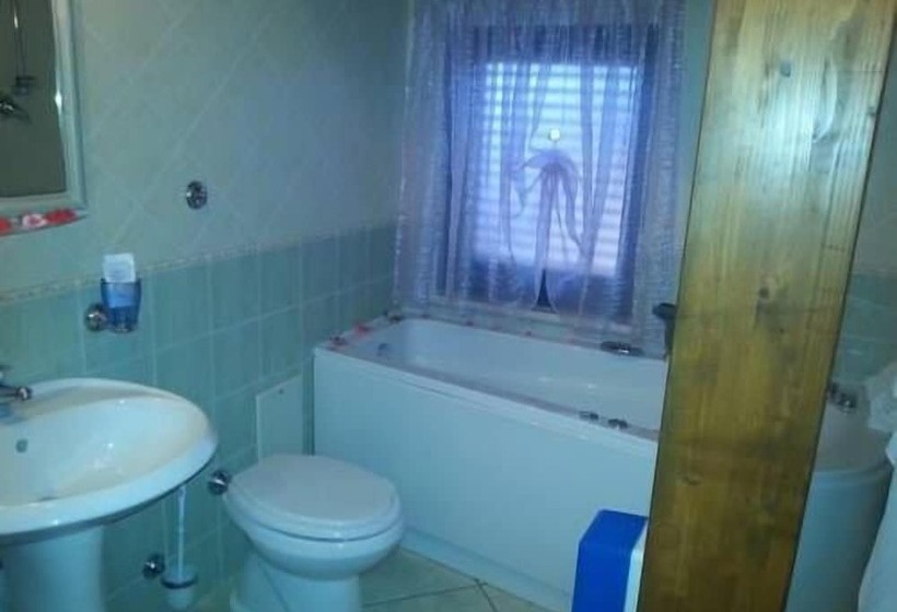 Отель Happy Days