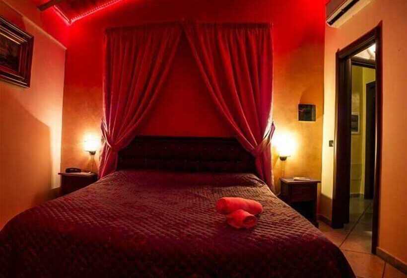 Отель Happy Days