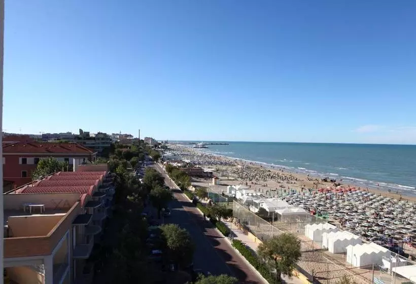 Отель Hollywood