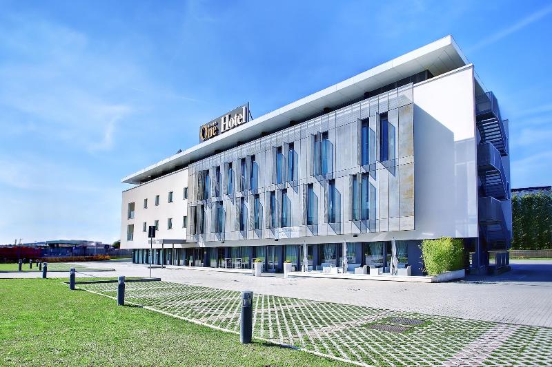 One Hotel & Restaurant