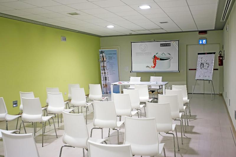 One Hotel & Restaurant