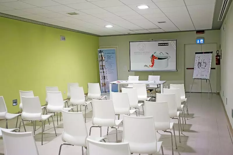 One Hotel & Restaurant