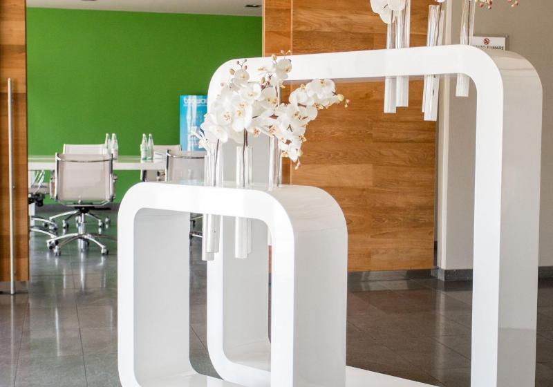 One Hotel & Restaurant