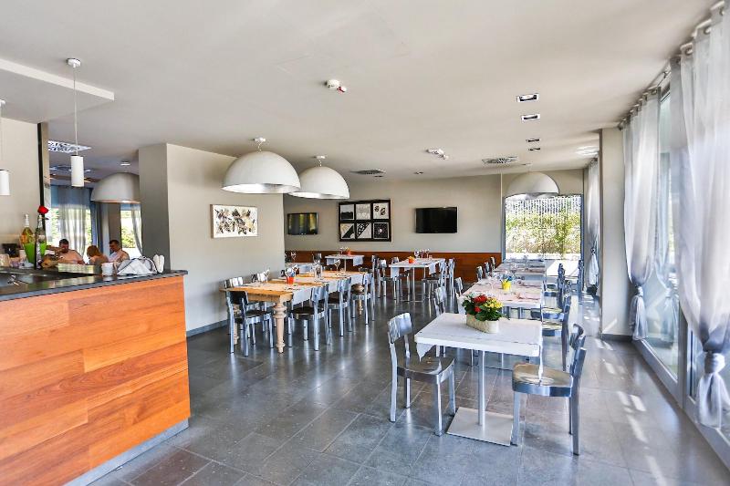 One Hotel & Restaurant