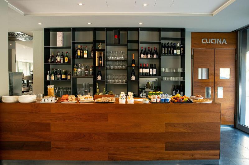 One Hotel & Restaurant