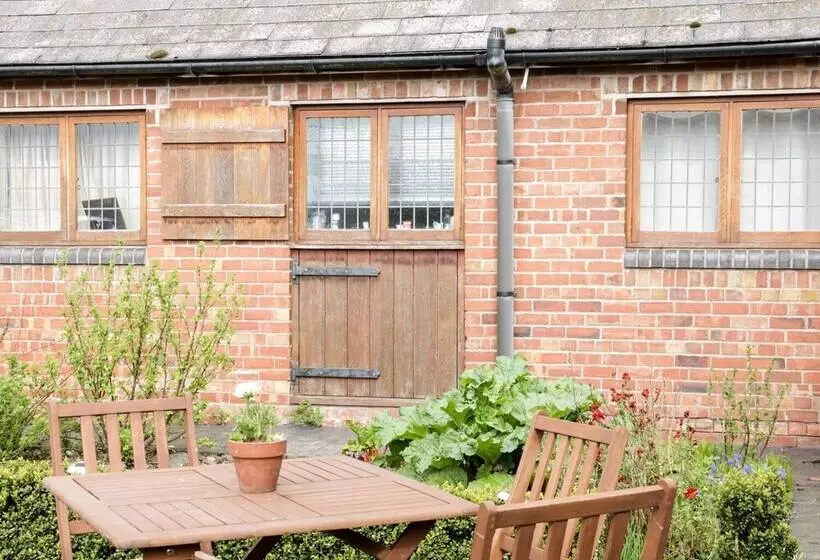 Acorn Cottage 1
