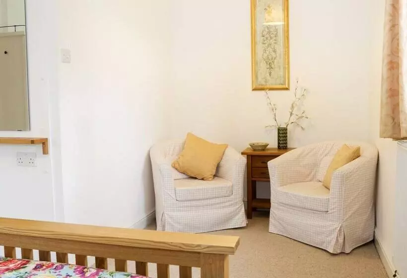Acorn Cottage 1