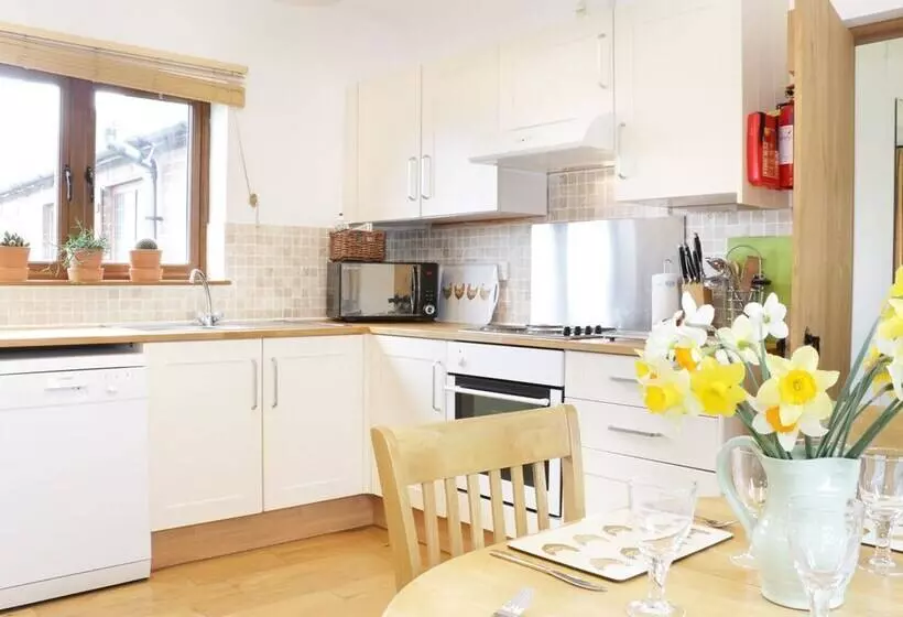 Acorn Cottage 1