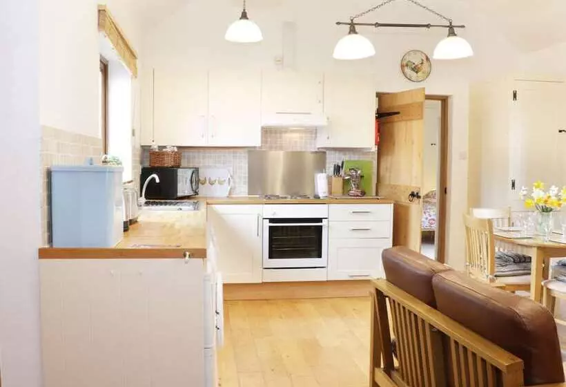 Acorn Cottage 1