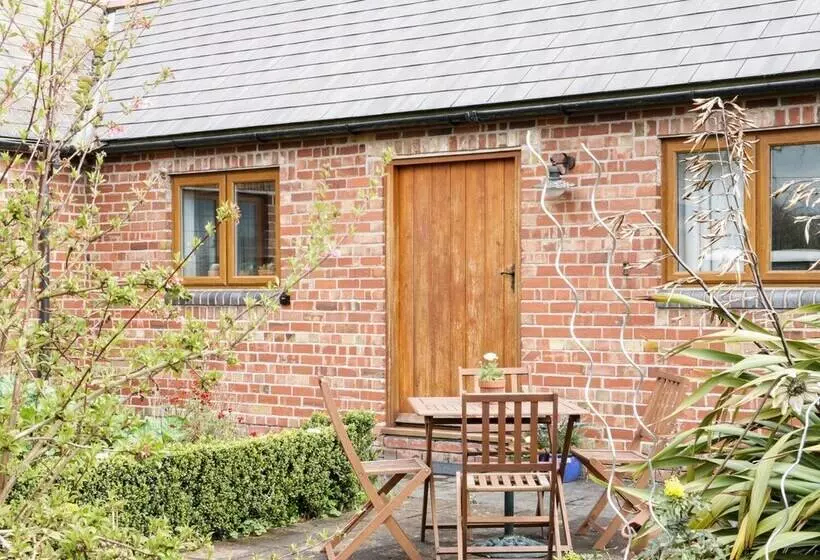 Acorn Cottage 1