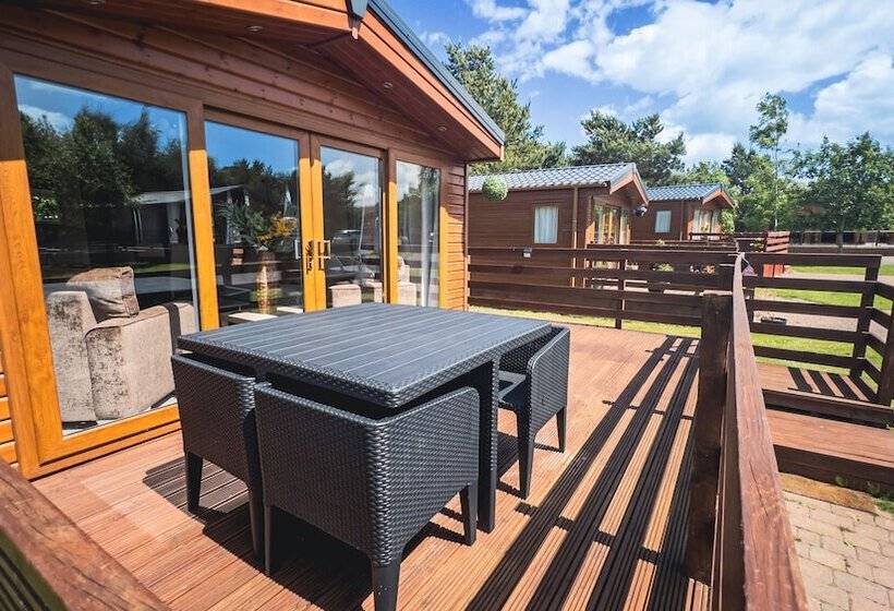 Отель Hazel Oaks