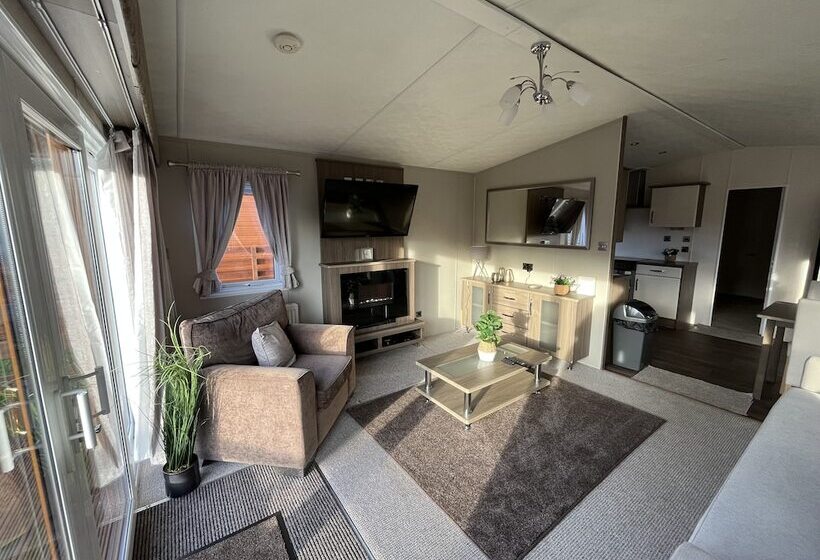 Отель Hazel Oaks