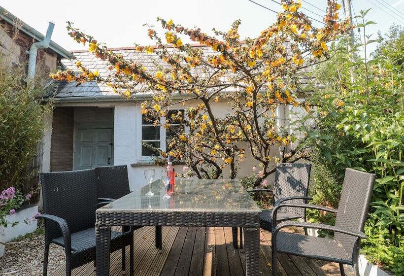 3 Old Police Station